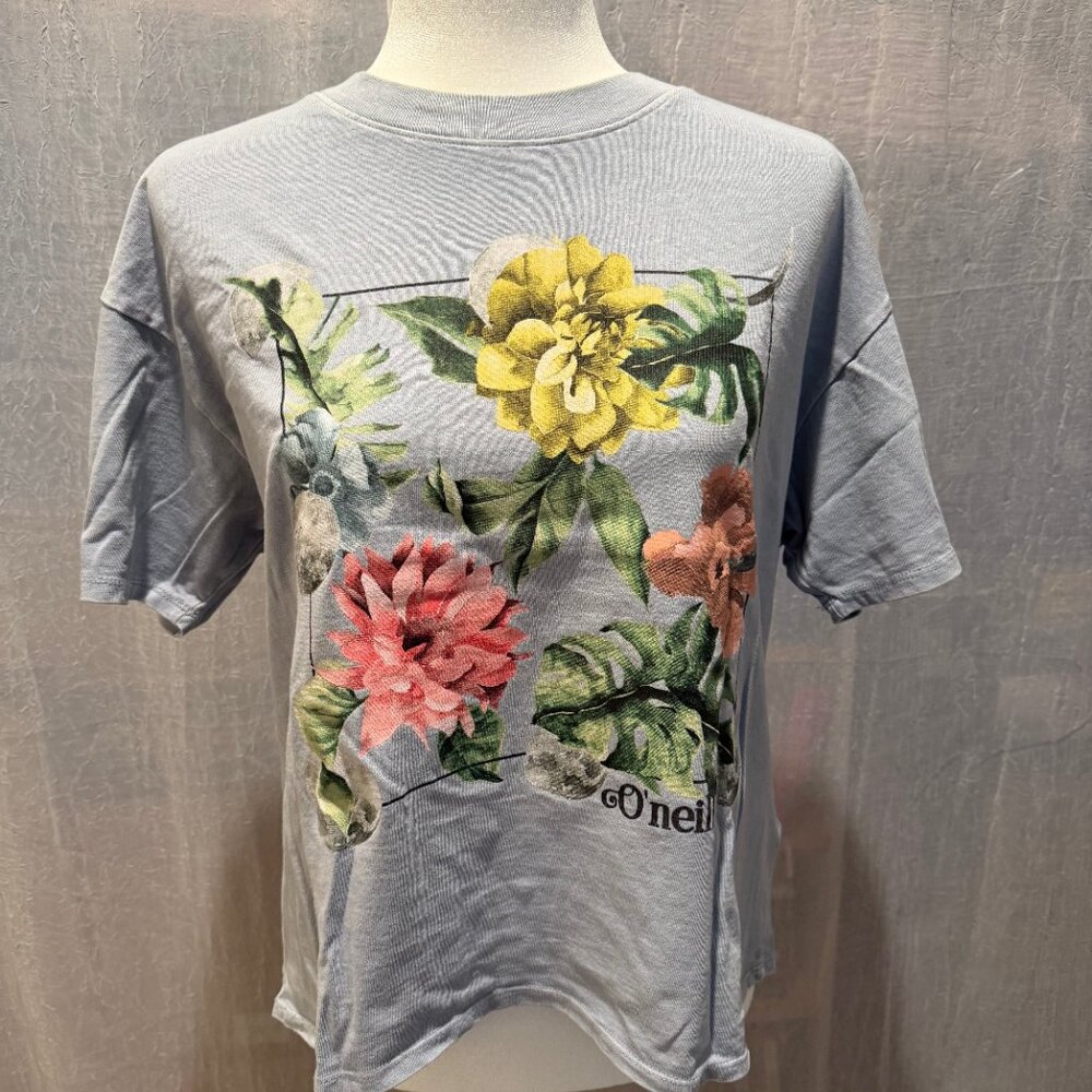 O'Neill Slightly Cropped T Shirt Women's Size Large (EUC)